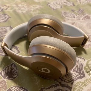 Beats by Dr. Dre Beats Solo 2 Wireless